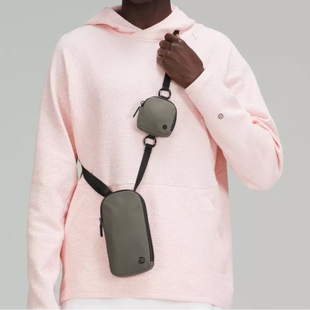 Lululemon modular phone crossbody